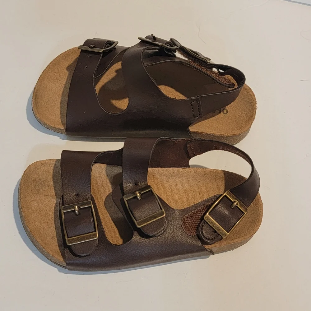 Old Navy Sandals brown Leather Like 2 Strap Back Size 7 strappy 140/63